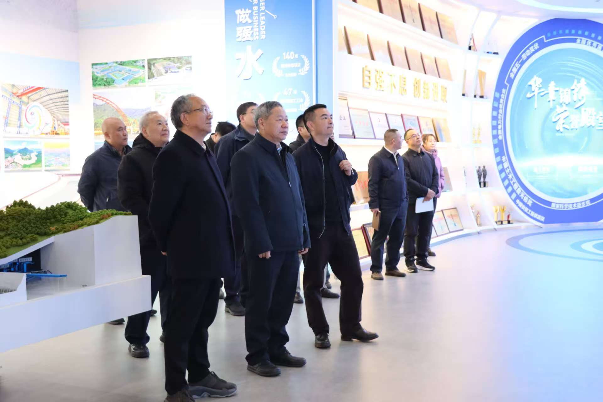 1767058246664028749.jpg 1ae5a70182b66084dc5885982584ea42.jpg